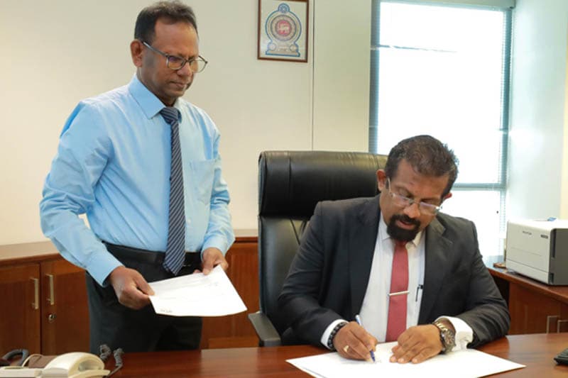 'මම ආවේ උපදෙස් දෙන්න නෙමෙයි, කෙලින්ම ගේම් එක ගහන්න!' - BOI නව අධ්යක්ෂ ජනරාල් ආචාර්ය සුලක්ෂණ ජයවර්ධන