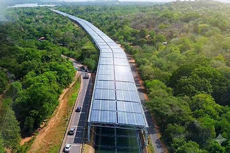 මෙරට ප්රථම ඇළ මාර්ගය මත ඉදිකෙරෙන සූර්ය බලශක්ති ව්යාපෘතිය මහියංගනය වියානා ඇළෙන් ඇරඹෙයි!
