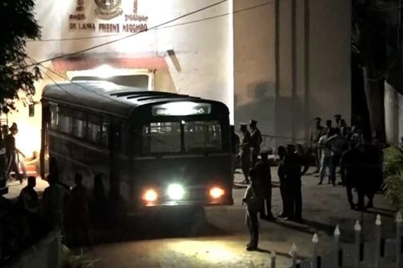 මීගමුවෙන් මාරු කළ කාන්තා රැඳවියන්ට පල්ලෙකැලේදී පිරිමි නිලධාරීන්ගෙන් ප්රහාරයක්!