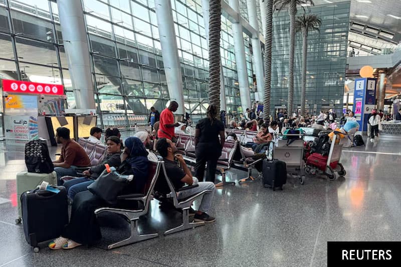 මැද පෙරදිග සංචාරයෙන් වළකින ලෙසට රතු නිවේදන