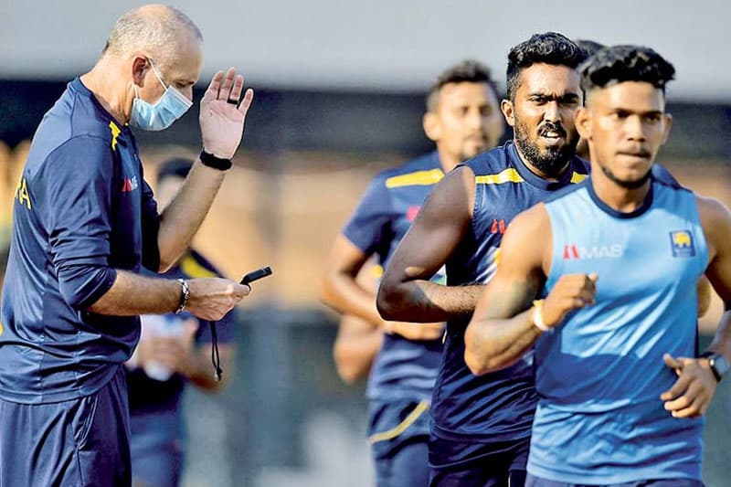ශ්රී ලංකා ක්රිකට් ක්රීඩකයන්ට ‘බරපතළ වැඩ සහිත’ දෙමසක් හෙට සිට