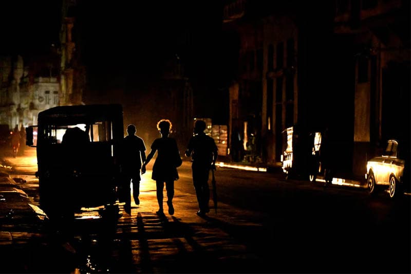 කියුබාව පුරා විදුලිය ඇනහිටී