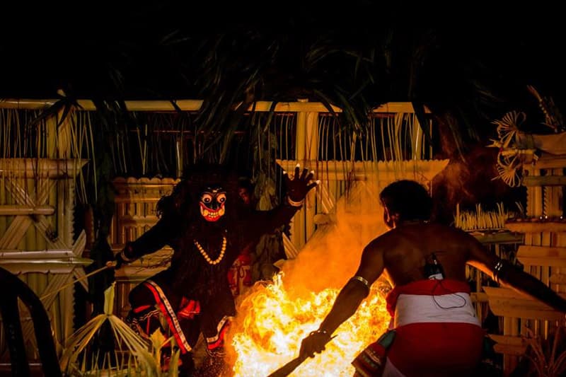 දහඅට සන්නිය: නොපෙනෙන ගැඹුරක් ඇති මනෝ චිකිත්සක රංගනය