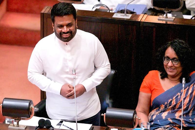 ජනපතිගේ සහායට පාර්ලිමේන්තුවට ලොක්කෙක්