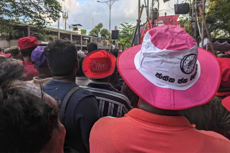 ජනතාවගේ ආණ්ඩුවකට එරෙහි ප්රචාරණ යුද්ධය: පන්තිමය දේශපාලන අභියෝගයක් ද? | Athulasiri Samarakoon