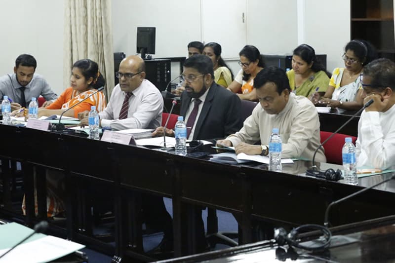 මැතිවරණ නීති සමාලෝචන කාරක සභාවට මහජන අදහස් ගන්න යයි