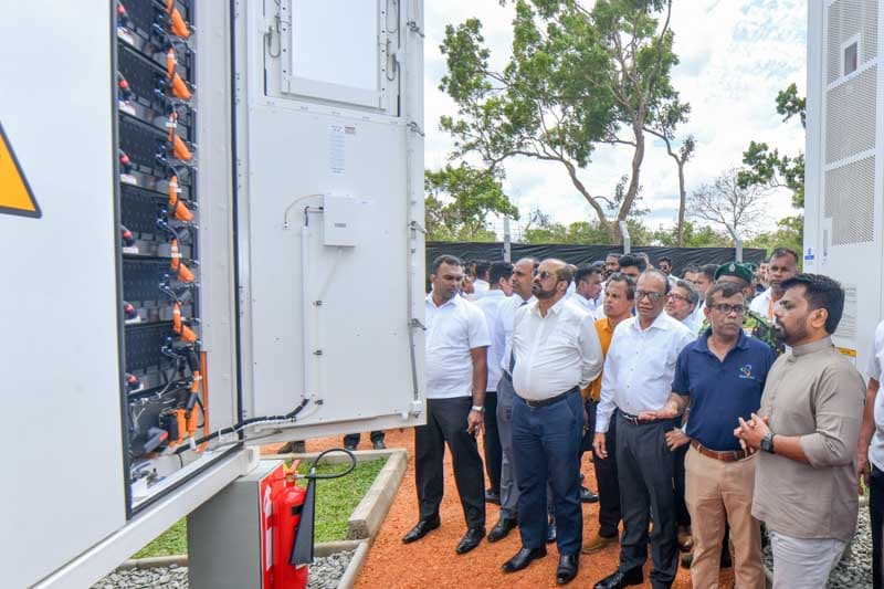 අනුරාධපුරයෙන් ඇරඹි දැවැන්ත බැටරි බලශක්ති පද්ධතිය ජාතික විදුලි ජාලයට