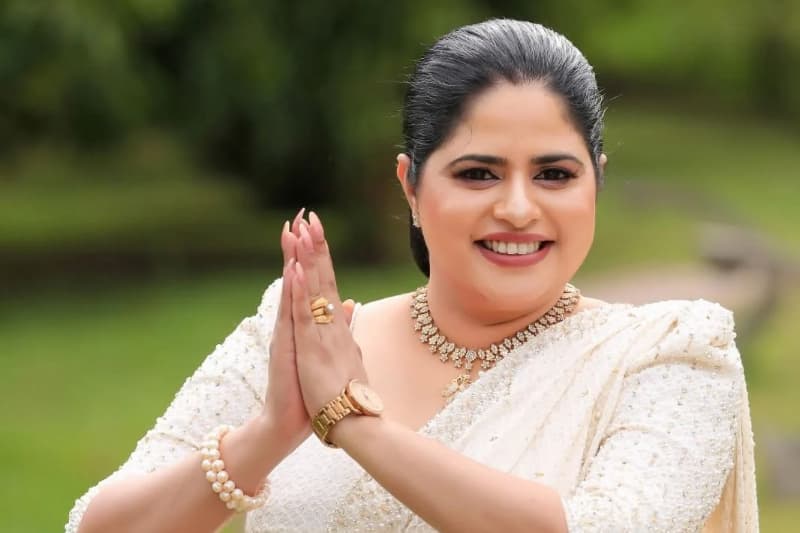 තිළිණි ප්රියමාලි අත්අඩංගුවට ගැනීමට කොටුවෙන් වරෙන්තු
