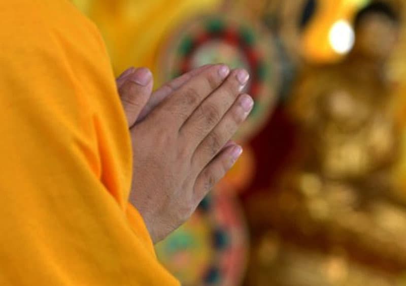 බුදුවෙන්නත් තහනම් ද?