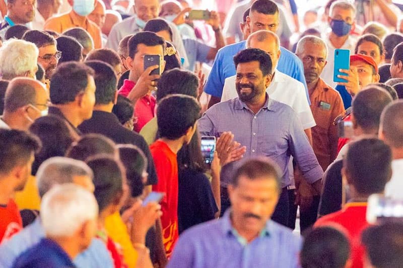 අනුර ෆේස්බුක් එකේ ජනපති විතර ද? - (ආචාර්ය මහේෂ් හපුගොඩ)