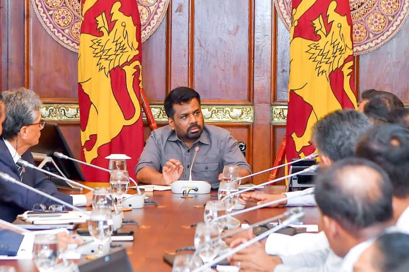 ලංකාවේ ඛනිජ සම්පත ගොඩගන්න ආයෝජන බාධක ඉවත් කිරීමට ජනපතිගෙන් පියවර