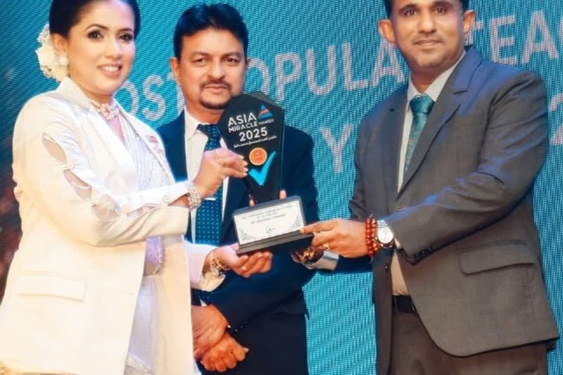 මහින්ද ජයසිංහ බාප්පා සහ ටීචර් අම්මා | අජිත් පැරකුම් ජයසිංහ