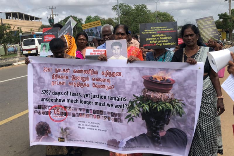 අවුරුදු නමයක අරගලයේ විසඳුම් නොලද දෙමළ අම්මාවරුන්ගෙන් ආණ්ඩුවටත් ජාත්යන්තරයටත් දොස්