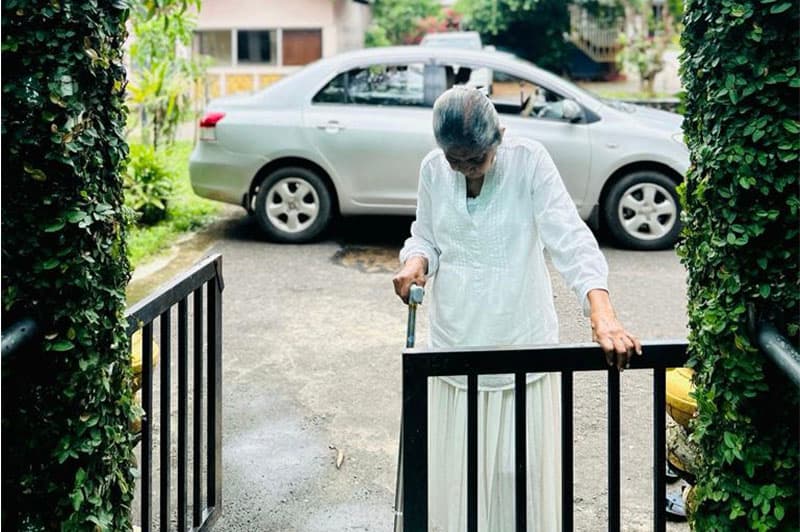සනත් මාධ්ය සොහොයුරාගේ ආදරණීය අම්මේ, ඔබට සුභ ගමන් !