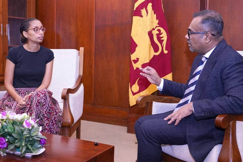 රුපියල වැටෙනවා කියූ අයට නියෝජ්ය මුදල් ඇමැතිගෙන් පිළිතුරු!