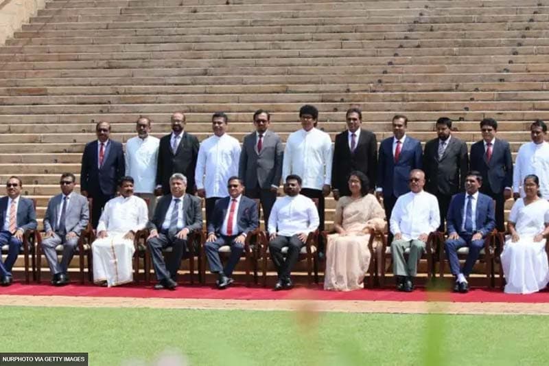 ආණ්ඩුවේ මැති ඇමතිවරුන්ගේ වත්කම් සහ බැරකම් ප්රකාශවලින් හෙළි වන කරුණු 6ක් - BBC සිංහල විග්රහයක්