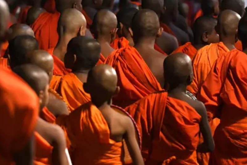තෙවරසක් තුළ බෞද්ධ භික්ෂූන්ට එරෙහිව ළමා අපයෝජන පැමිණිලි 300ක්! | Saroj Pathirana