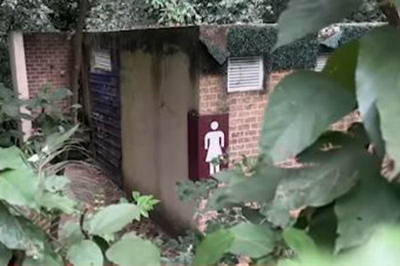 මිලියන ගණනක වියදමින් ඉදිකර වනසතුන්ට වෙන්කළ බඩගමුවේ අරුම පුදුම වැසිකිලි ටික (වීඩියෝ)
