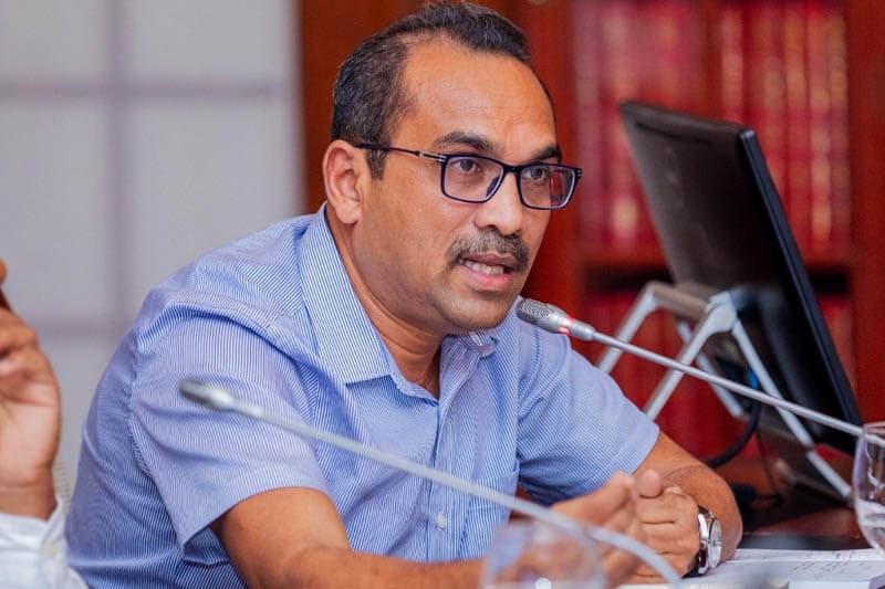 බාල ගල් අඟුරු ගෙනා බව අමාත්ය බිමල් පිළිගනියි ; 'අපි කිව්ව දේ ආණ්ඩුව ඇහුවෙ නෑ'- නාමල් කියයි