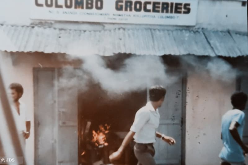 1983 ජූලි දෙමළ විරෝධී සංහාරය: ඉබේ හට ගත් සිදුවීමක් නොව, රජය මෙහෙයවූ ප්රචණ්ඩත්වයක් | ලයනල් බෝපගේ
