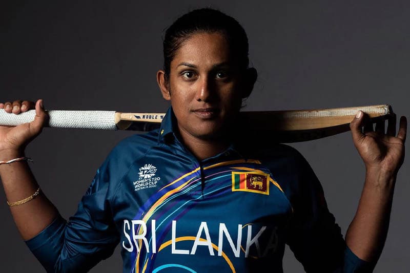'ජ්යේෂ්ඨ අපේ අත්දැකීම් වලින් නවකයන්ට සහාය වීමට බැරිවුණා' - චමරි