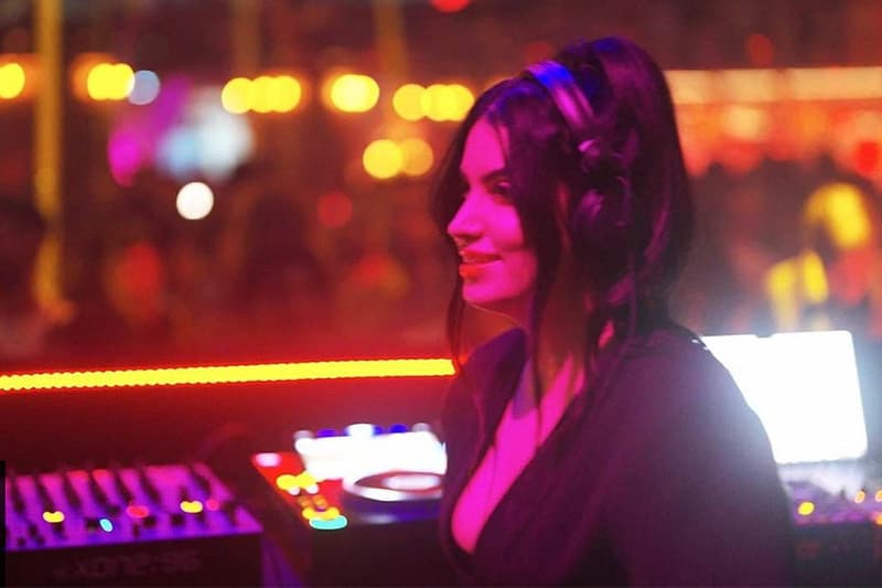 තහංචි මැද නර්තන වේදිකාව කලඹන ඉරාන DJ ශිල්පිනියන්ගේ කතාව