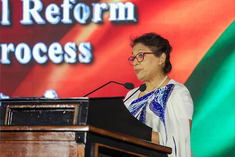 නව ව්යවස්ථා ප්රතිසංස්කරණයට විද්වත් මඩුල්ලකගේ පර්යේෂණාත්මක ඇරඹුමක්