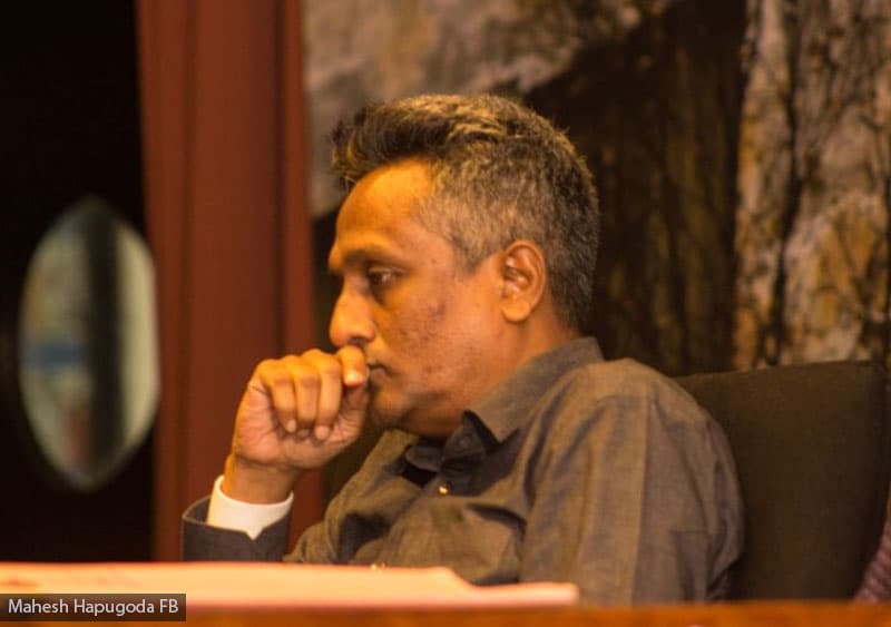 අපි දීප්තිට කුකුල්ලු කීයක් ණය ද? - (ආචාර්ය මහේෂ් හපුගොඩ)