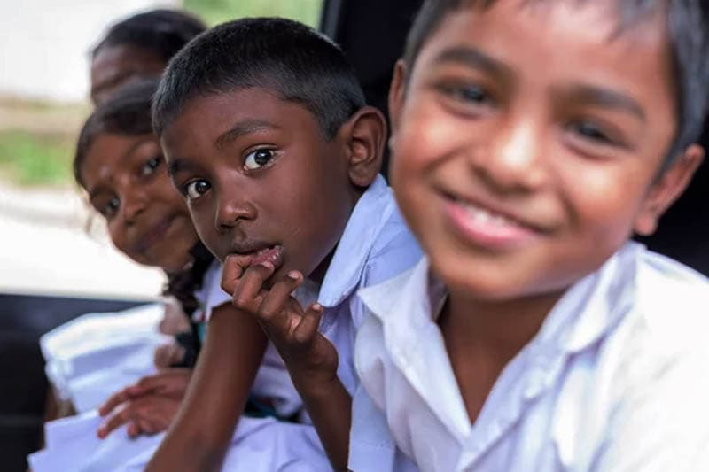හවස 2.00 දක්වා මිනිත්තු 30ක් පාසල් කාලය වැඩි කරන එක අවුල් ද...?