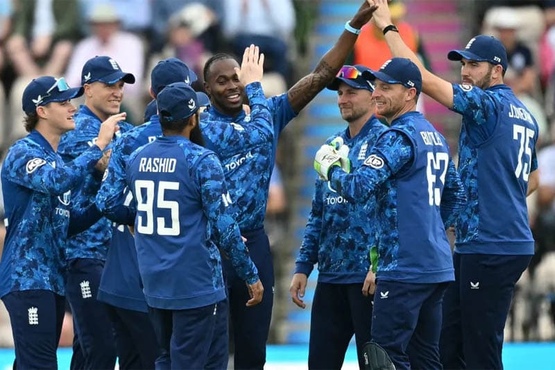 එංගලන්තය නව වාර්තාවක් පිහිටුවමින් දකුණු අප්රිකාව 342ක ලකුණු පරතරයකින් පරදවයි