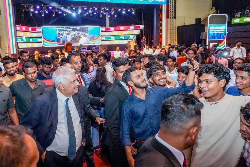 නූතන පරපුරේ Gen Z පැතුම් සිහින නරඹන හැත්තෑ පස් වියැති රනිල් - (රේණුකා දමයන්ති ගමගේ)