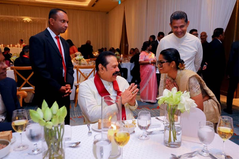 ආ ඔය ඉන්නේ ...| Mahesh Hapugoda