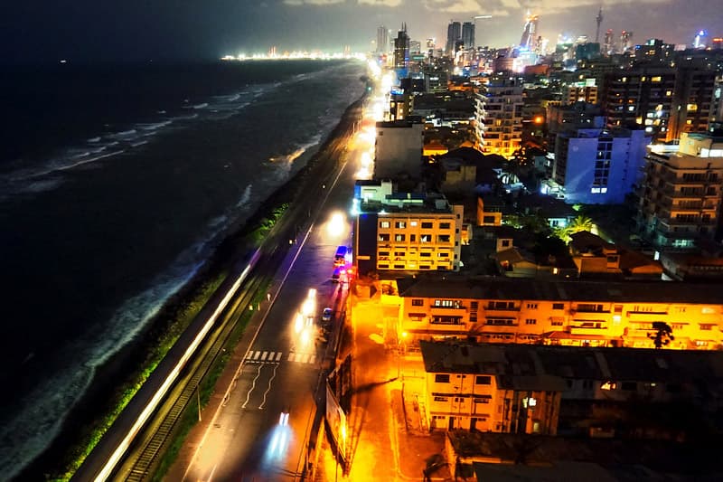 කපිල කුමාර කාලිංගගේ හීසරය : හරිම ලස්සනයි කොළොම්පුරේ - රෑ ශ්රියා