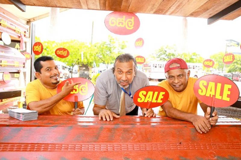 අපේ රටේ සමහර සංවර්ධන වැඩත් 'කාසි වාසි' මිනී පෙට්ටි බිස්නස් එක වගේ | ආචාර්ය ප්රණීත් අභයසුන්දර