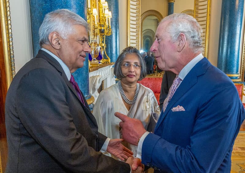 විමලෙගෙ කොලම : හෙන අප්සට් පොරක් ඇවිත්
