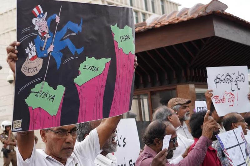 'වෙනිසියුලාවට අත නොතබනු'? කාටද මේ කියන්නේ? | කුසල් පෙරේරා