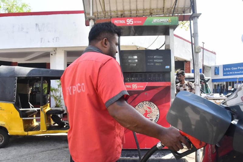 'QR කේත' සහ ගෙදර සිට වැඩ කිරීම් හරියන්නේ නැහැ - ප්රායෝගික විසඳුමක් ගැන කතා කරමු | කුසල් පෙරේරා