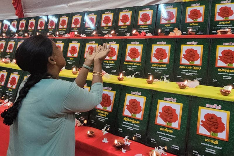 දෙමළ මහවිරු සතිය එළඹීමත් සමග උතුරුකරයේ සමරු සඳහා ජනතාව සහභාගිවෙමින් සිටිති