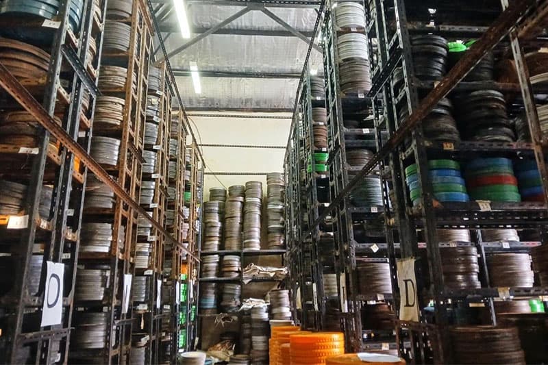 රිදීවලට දියවන ලාංකේය සිනමා උරුමය: ‘පාර දිගේ’ ඛේදවාචකයට ජාත්යන්තර විකල්ප විසඳුමක්!