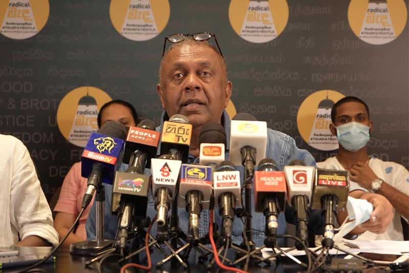මංගල එක්ක අසීරුම තැන සීරුවෙන් හිටගත්ත දවස....