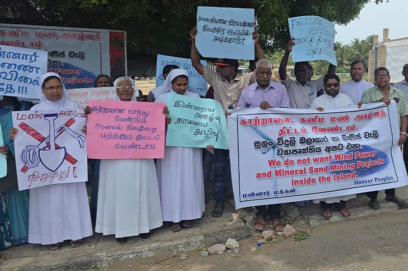ජනපති උතුරට ගියදා මන්නාරමේ අඛණ්ඩ අරගලයට මාසයක් පිරේ