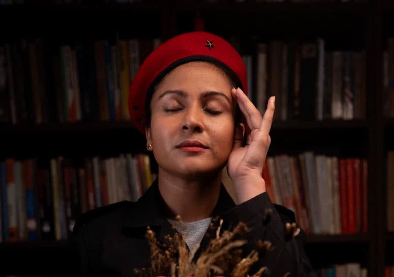 MY RED COMRADE : 'කොම්රේඩ්ඩුකාර දිවුලෝ. ආදරෙයි මචං' - (මංජුල වෙඩිවර්ධන)