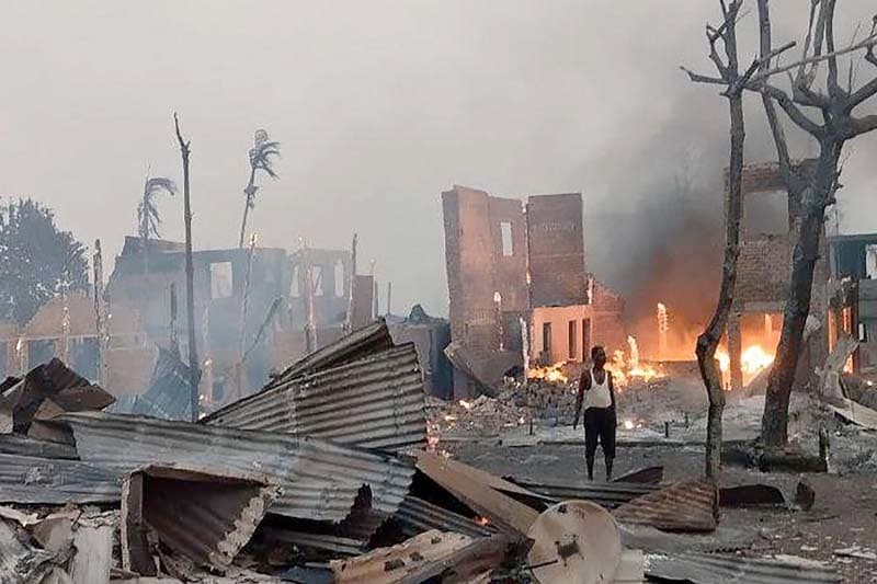 මියෙන්මාර ගුවන් ප්රහාර රඛීන් ප්රාන්තය වනසයි