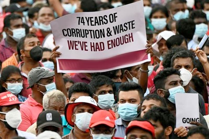 රට අනුරට: රෝගී සමාජවලට ප්රජාතන්ත්රවාදය සිදුකරන අපහරණය - (ලක්ෂ්මන් අරවින්ද)