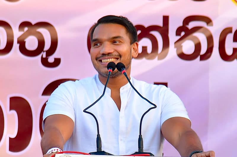 'නඩු තීන්දු දෙන්නේ අධිකරණය ද? ඇමතිවරුන් ද?' - නාමල් රාජපක්ෂගෙන් ආණ්ඩුවට ප්රශ්නයක්