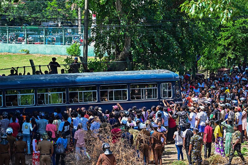 මීගමුව හිරගෙදර සිද්ධියෙන් පසු රැඳවියන් වධකාගාරවලට! - වැලිකඩ බලධාරීන්ට බරපතල චෝදනා
