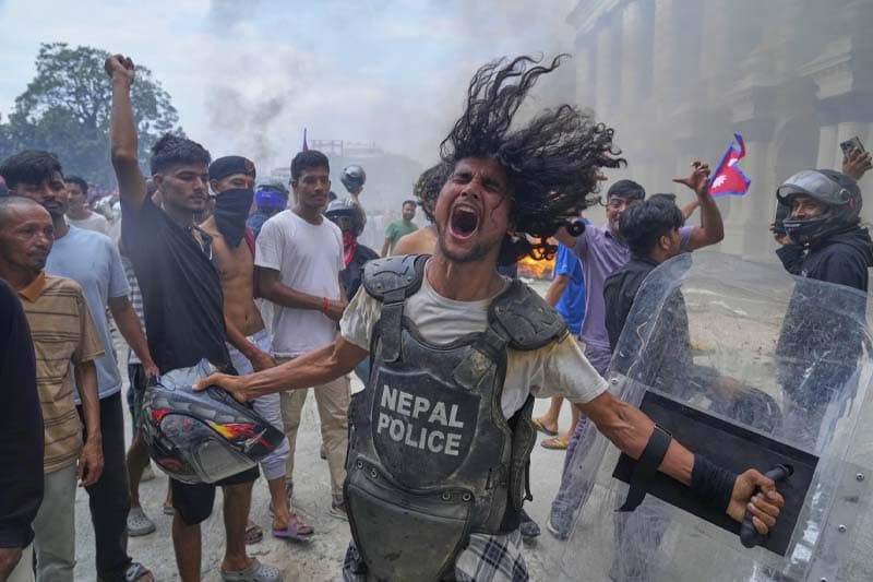 රජෙක් ආණ්ඩුවක් නීතියක් නැති නේපාලයේ 'යථා තත්ත්වය' කුමක් විය හැකි ද? | කුසල් පෙරේරා