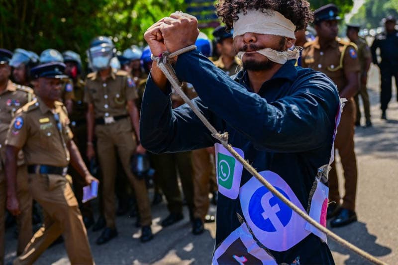 සමාජ මාධ්ය නියාමනයේ අඳුරු පැතිකඩ | විරංග බන්ඩාරනායක