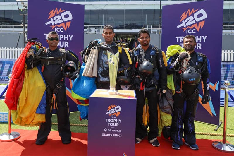 පැරෂුටයෙන් ගෙන ආ 2026 T20 ලෝක කුසලානය