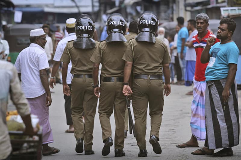 'සැඟවූ ආයුධ පෙන්වන්නට සැක කරුවන් රැගෙන යාමෙන්' පාතාල මිනී මැරුම් මැඬලිය හැකි ද? | ප්රණීත් අභයසුන්දර